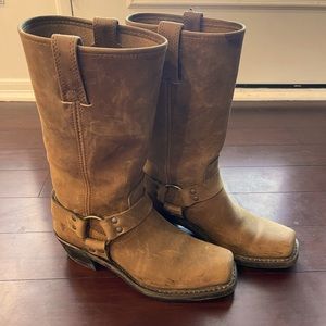 Women’s Frye Harness 12R Boots
